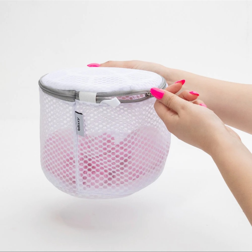 Mesh Laundry Bag - Picture 4 of 10
